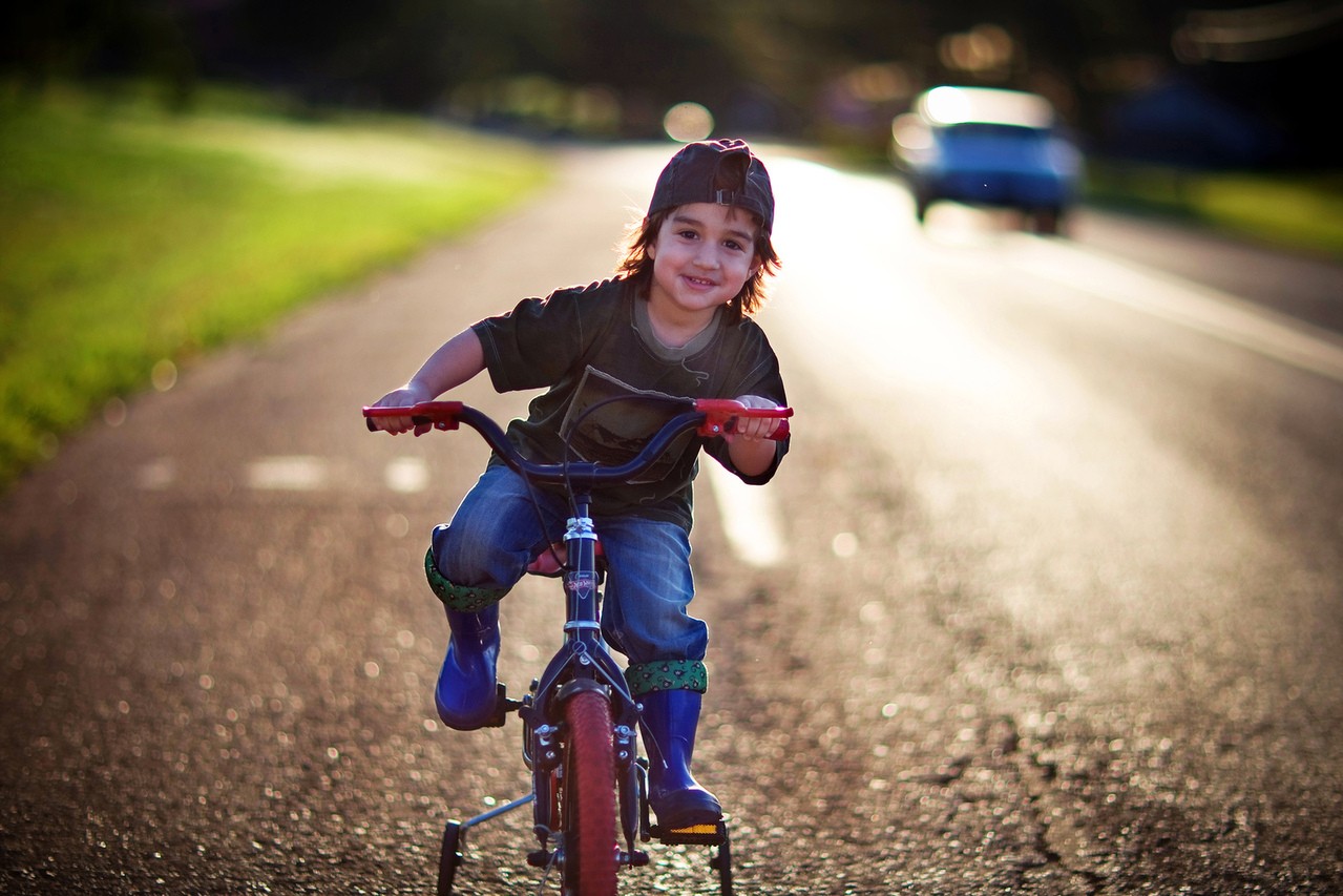Jak wybrać przyczepkę rowerową dla dziecka?